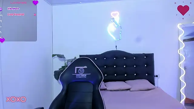 MILAH TAY online show from February 5, 11:37 am