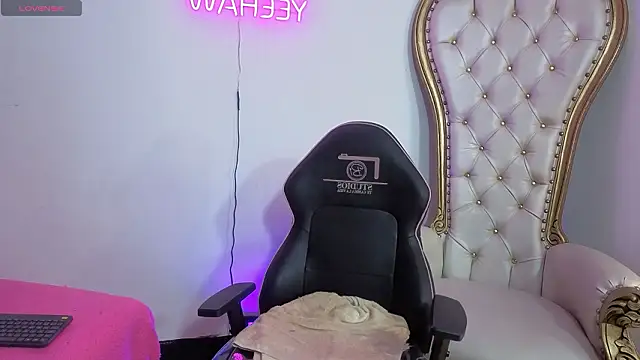 MILAH TAY online show from March 29, 3:17 am