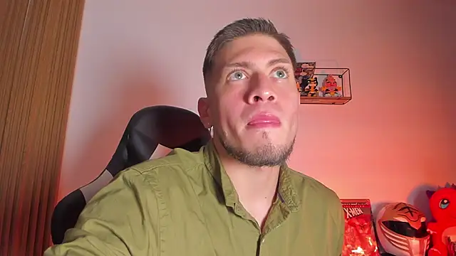 Snapshot of SebastianMaximoff_ chatting on February 14, 8:49 pm SebastianMaximoff online show from February 14, 8:49 pm