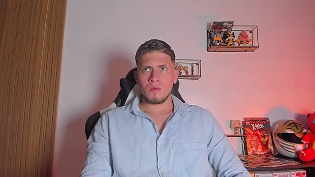 Snapshot of SebastianMaximoff_ chatting on February 16, 9:33 pm SebastianMaximoff online show from February 16, 9:33 pm