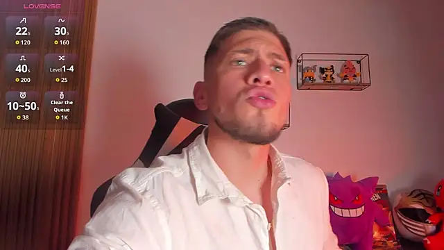 Snapshot of SebastianMaximoff_ chatting on February 18, 9:44 pm SebastianMaximoff online show from February 18, 9:44 pm