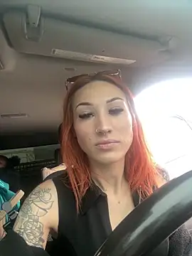 ThornsandHoney online show from May 5, 3:31 pm