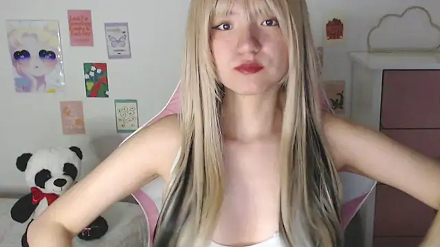 SweetSkyy  online show from March 10, 10:37 pm