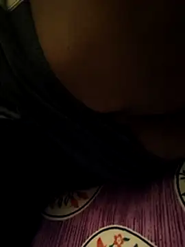 Snapshot of rubitrides11 chatting on February 5, 7:51 pm rubitrides11 online show from February 5, 7:51 pm