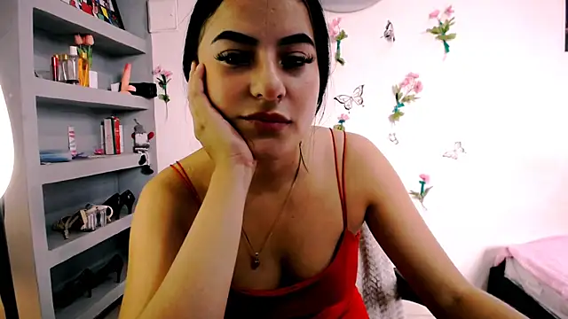 Snapshot of charlotte_petit_ chatting on February 7, 4:54 pm charlotte petit online show from February 7, 4:54 pm