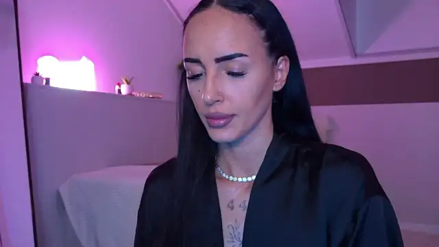 Snapshot of hayleybabe4 chatting on February 25, 9:57 pm hayleybabe4 online show from February 25, 9:57 pm