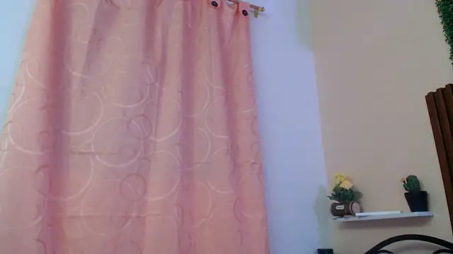 Snapshot of calimasalas2 chatting on February 14, 11:23 pm calimasalas2 online show from February 14, 11:23 pm