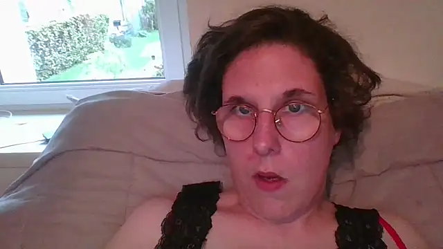 OIseauNoir88 online show from April 13, 4:12 pm