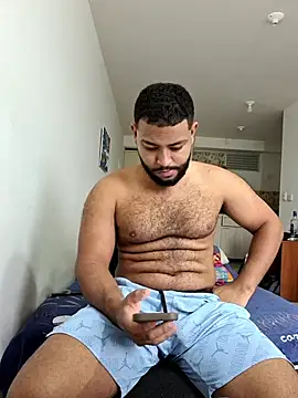 Snapshot of KLEYTON33 chatting on February 13, 1:29 pm KLEYTON33 online show from February 13, 1:29 pm