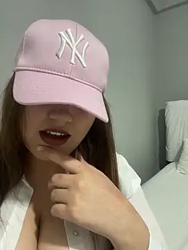 Snapshot of maryam-6 chatting on February 8, 9:51 pm maryam-6 online show from February 8, 9:51 pm