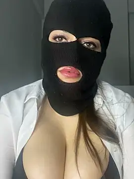 Snapshot of maryam-6 chatting on March 1, 8:44 pm maryam-6 online show from March 1, 8:44 pm