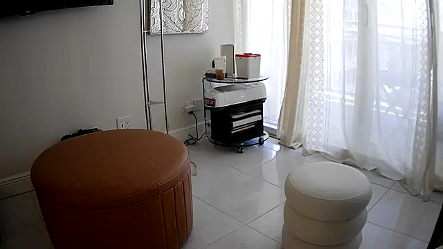 Snapshot of AlexisKayx chatting on February 9, 6:23 pm AlexisKayx online show from February 9, 6:23 pm