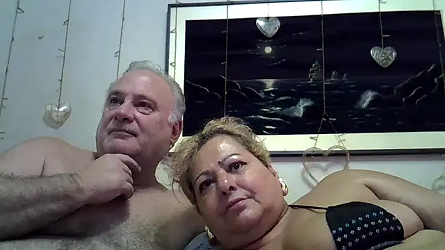 Snapshot of bialoba7 chatting on February 21, 3:43 pm bialoba7 online show from February 21, 3:43 pm