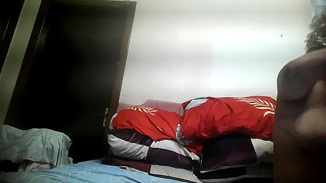 Snapshot of bialoba7 chatting on December 13, 11:32 pm bialoba7 online show from December 13, 11:32 pm