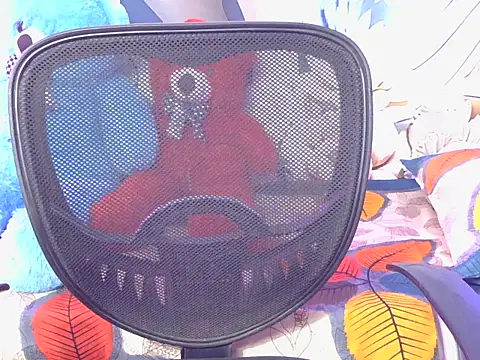 cute-manvii online show from May 9, 6:18 am