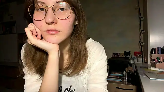 Miaaa Moon online show from February 10, 4:33 pm