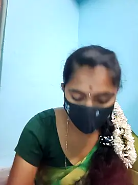 Snapshot of Tamil_Hot_Shana chatting on April 14, 4:40 am Tamil Hot Shana online show from April 14, 4:40 am