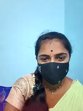Snapshot of Tamil_Hot_Shana chatting on April 24, 11:45 am Tamil Hot Shana online show from April 24, 11:45 am