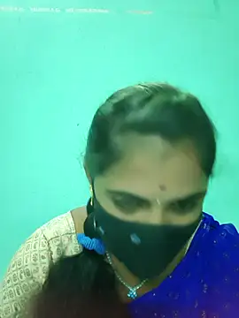 Snapshot of Tamil_Hot_Shana chatting on May 2, 7:35 am Tamil Hot Shana online show from May 2, 7:35 am