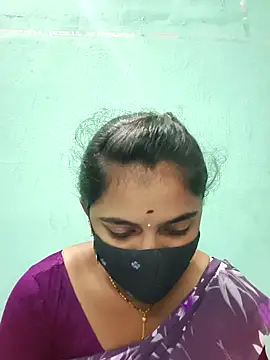 Snapshot of Tamil_Hot_Shana chatting on May 9, 5:23 am Tamil Hot Shana online show from May 9, 5:23 am