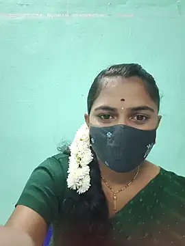 Snapshot of Tamil_Hot_Shana chatting on May 15, 4:52 am Tamil Hot Shana online show from May 15, 4:52 am