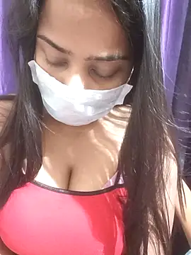 MidnightVibes  online show from February 6, 5:38 pm