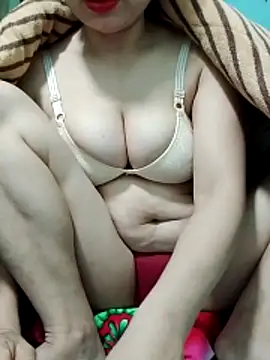 Snapshot of Kathylove_2026 chatting on February 10, 1:04 pm Kathylove 2026 online show from February 10, 1:04 pm