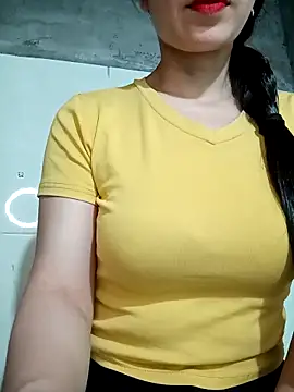 Vyvvyy69 online show from May 12, 12:02 pm