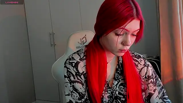 Snapshot of Leah_Castro chatting on February 27, 5:07 am Leah Castro online show from February 27, 5:07 am