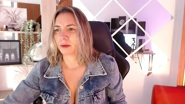 milfsecret69 online show from July 12, 11:12 am