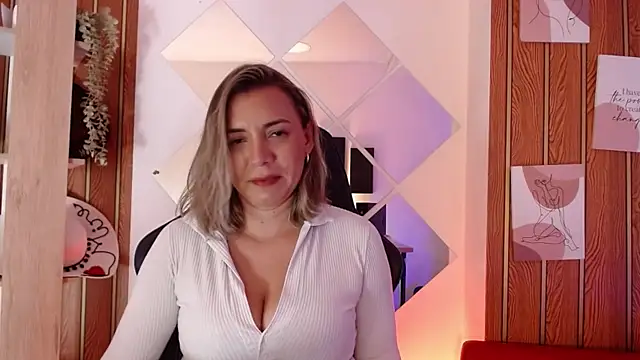 milfsecret69 online show from July 17, 10:44 am