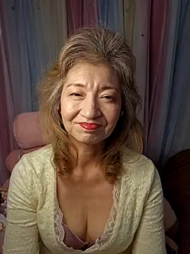 Snapshot of URAN429 chatting on February 7, 8:01 pm URAN429 online show from February 7, 8:01 pm