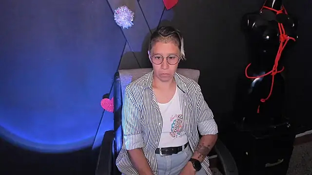 Snapshot of Kali_Panther chatting on February 11, 12:32 pm Kali Panther online show from February 11, 12:32 pm