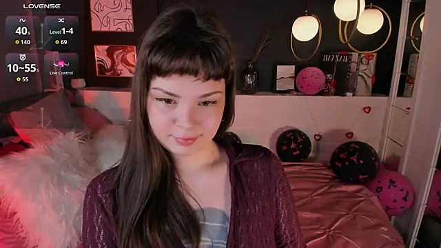 Snapshot of Maykinkya chatting on February 18, 2:24 pm Maykinkya online show from February 18, 2:24 pm