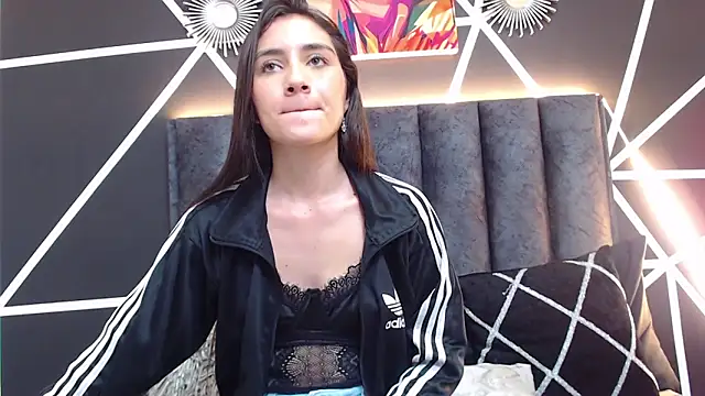 Vaiolletcooper online show from April 15, 4:14 pm