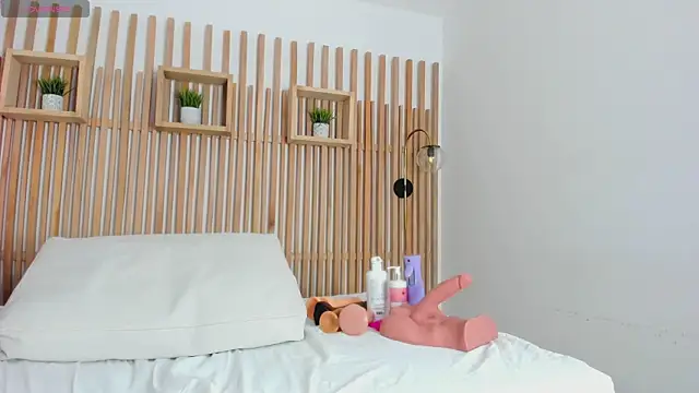 serena foxx  online show from April 21, 11:27 am