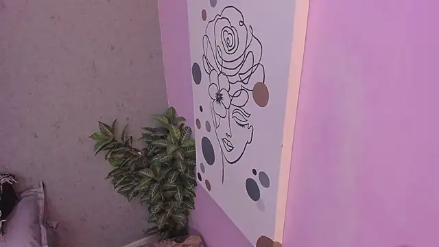 lil miia online show from April 15, 7:10 pm