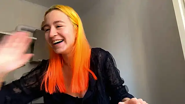 EmilyHein online show from February 1, 11:09 am