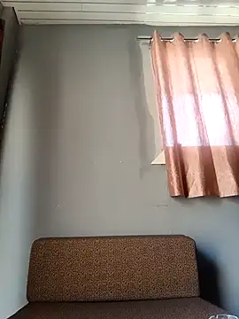 Snapshot of newtube0 chatting on February 8, 6:39 am newtube0 online show from February 8, 6:39 am