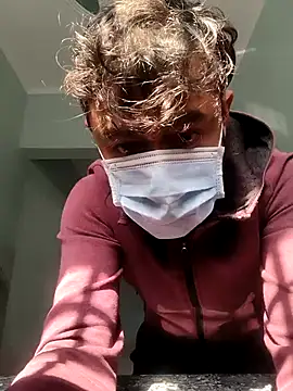 Snapshot of newtube0 chatting on February 13, 6:09 am newtube0 online show from February 13, 6:09 am