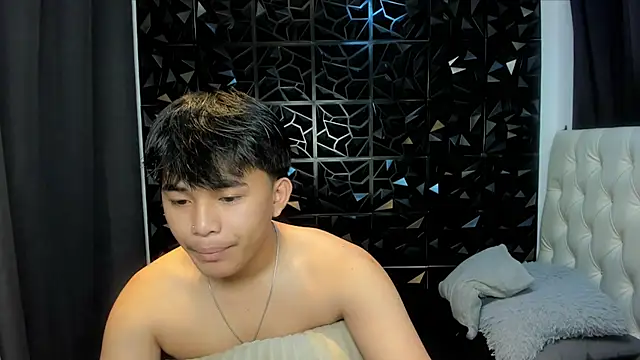 xlovercutietwink online show from April 6, 4:32 am