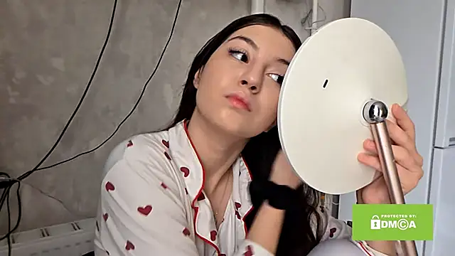 ZyntraLoom online show from February 18, 12:12 pm