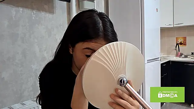 ZyntraLoom online show from February 23, 10:45 am