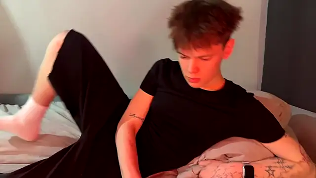 Snapshot of Kevin_bucks chatting on February 28, 2:40 pm Kevin bucks online show from February 28, 2:40 pm