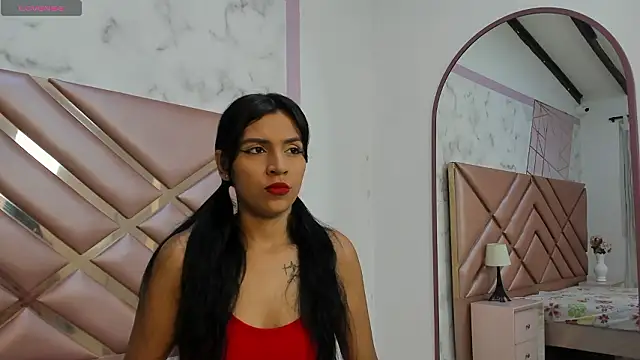 Snapshot of LauraRoot chatting on February 5, 11:48 am LauraRoot online show from February 5, 11:48 am