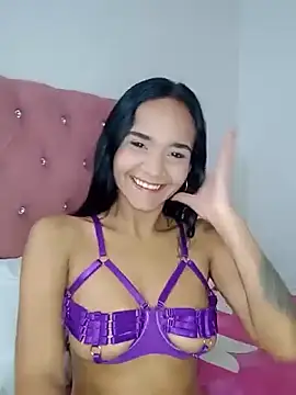 Snapshot of Maria_x_Alejandra chatting on February 23, 7:00 pm Maria x Alejandra online show from February 23, 7:00 pm