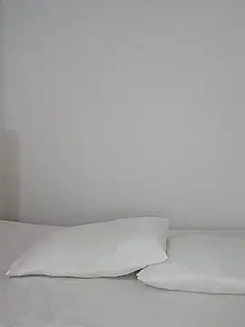 Snapshot of Maria_x_Alejandra chatting on February 25, 6:39 pm Maria x Alejandra online show from February 25, 6:39 pm