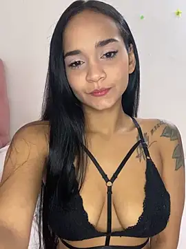 Snapshot of Maria_x_Alejandra chatting on June 16, 8:22 pm Maria x Alejandra online show from June 16, 8:22 pm