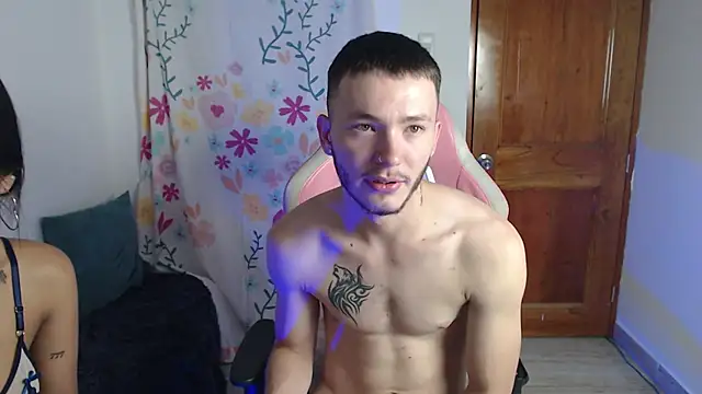 Snapshot of Ariana_Esteban07 chatting on February 21, 10:49 am Ariana Esteban07 online show from February 21, 10:49 am