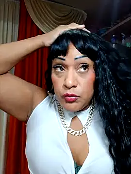 Snapshot of SabrinaColin chatting on February 8, 11:08 pm SabrinaColin online show from February 8, 11:08 pm